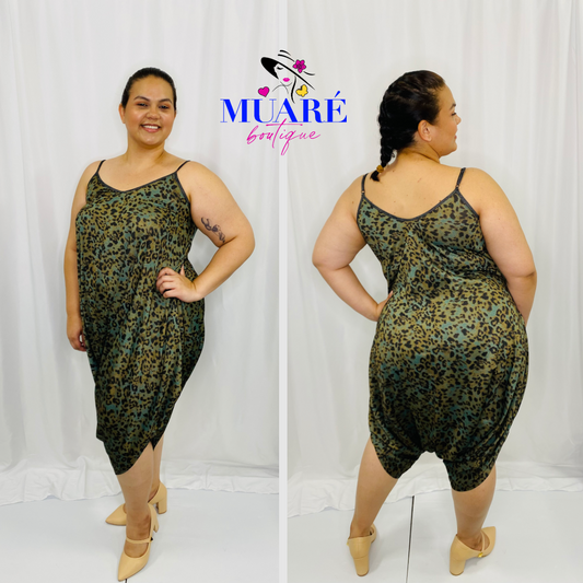 Leopard print jumpsuit with a v-neckline and side pockets